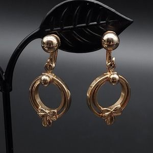 Alice Caviness Gold Tone Screw Back Earrings Bow Wreath Shape Costume Jewelry